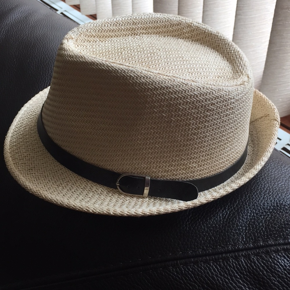 Fedora 100% paper hat